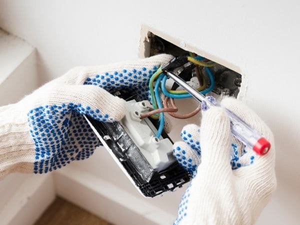 Instalação de Ponto de Tomada Simples